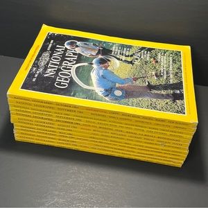 *12x National Geographic Magazines (January - December) - 1984